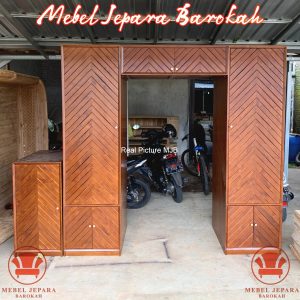 Lemari Gantungan Pakaian/Baju Bentuk Sudut U Kayu Jati Minimalis